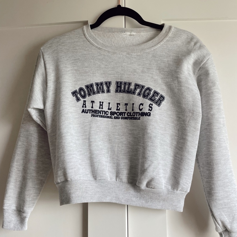Vintage Tommy Hilfiger cropped crew neck